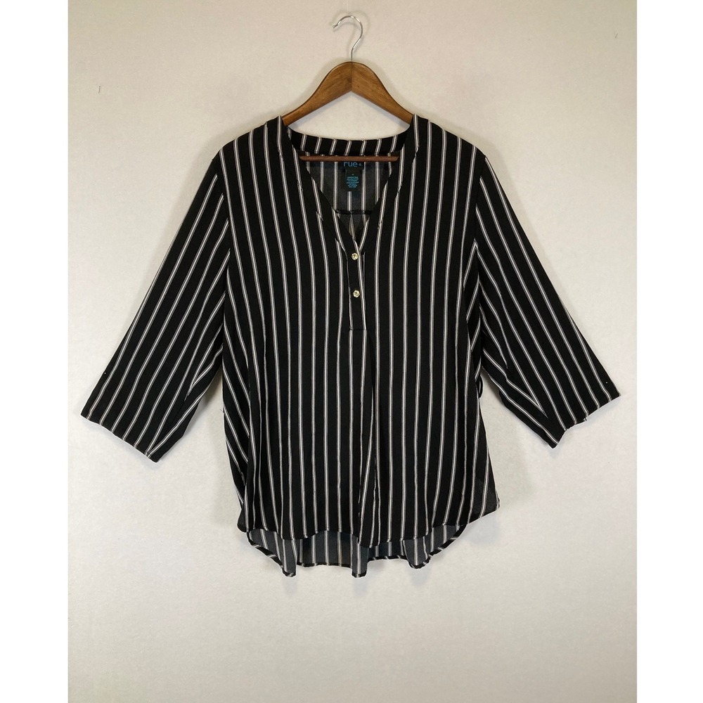 Professional‎ rue+ Women 1X Black White Striped Roll Tab Slv V-Neck Tunic Blouse
